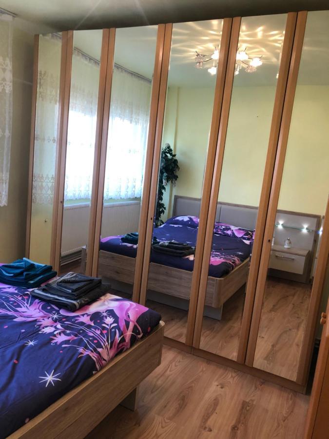 La Symo Apartament Straja Lupeni Lupeni  المظهر الخارجي الصورة