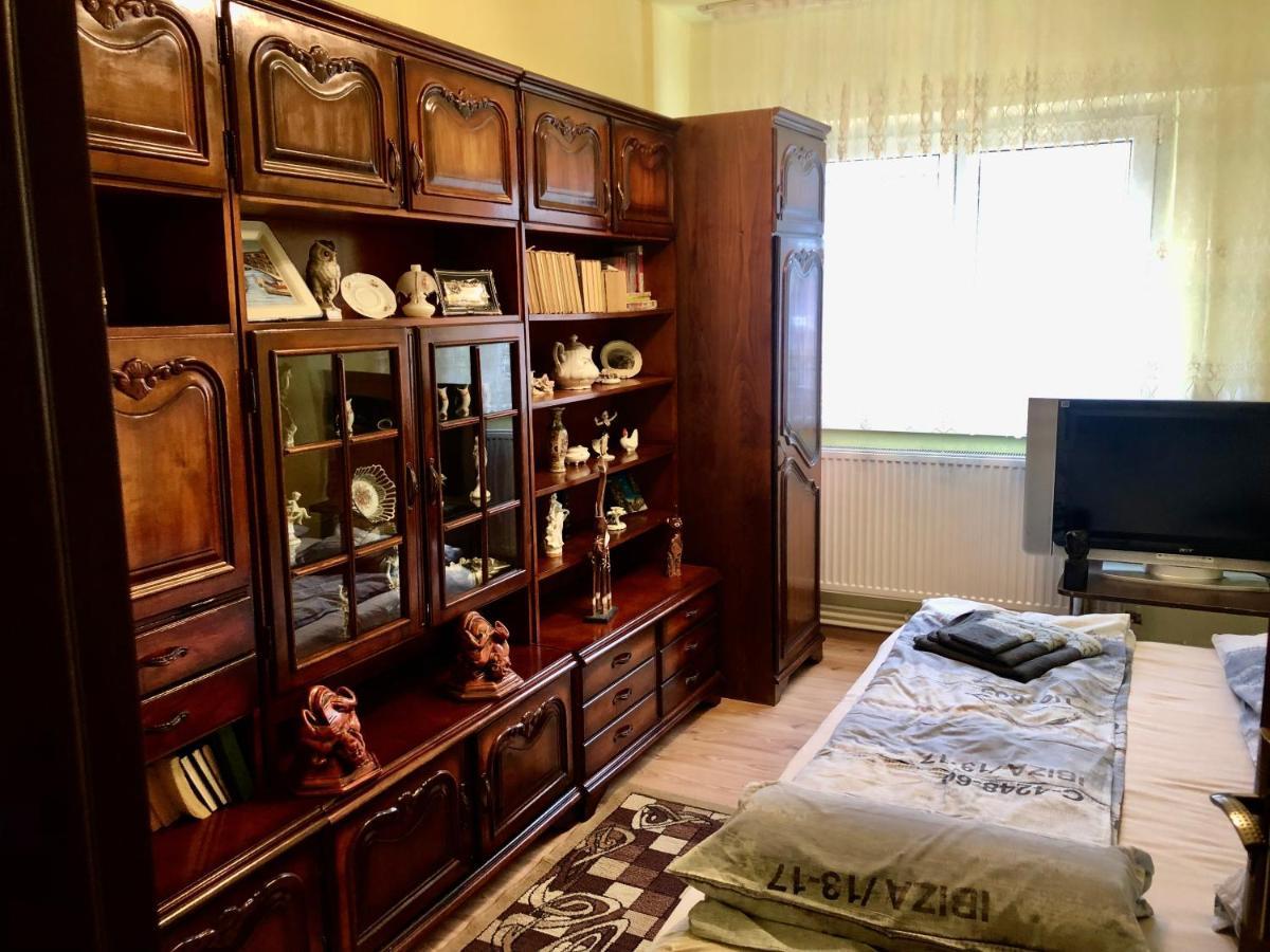 La Symo Apartament Straja Lupeni Lupeni  المظهر الخارجي الصورة